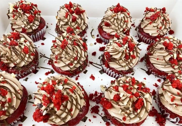 Custom cupcakes by Cakes by Iz, photo 17