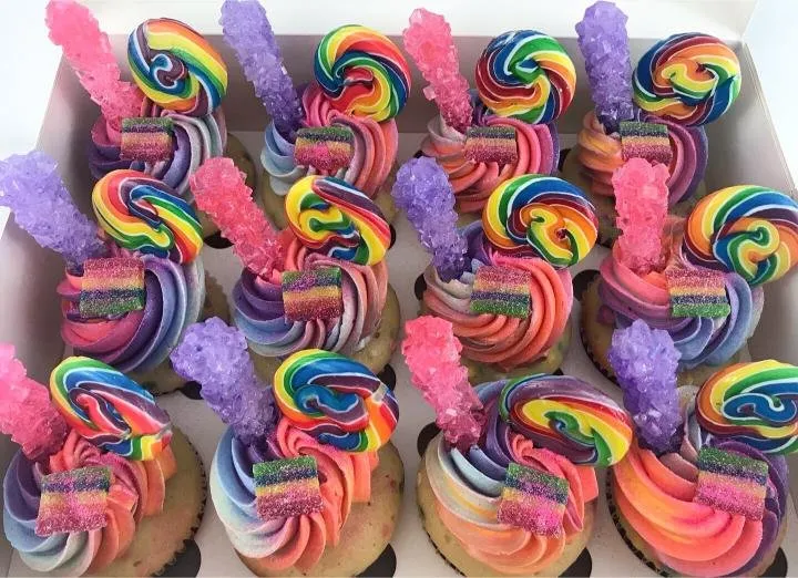 Custom cupcakes by Cakes by Iz, photo 7