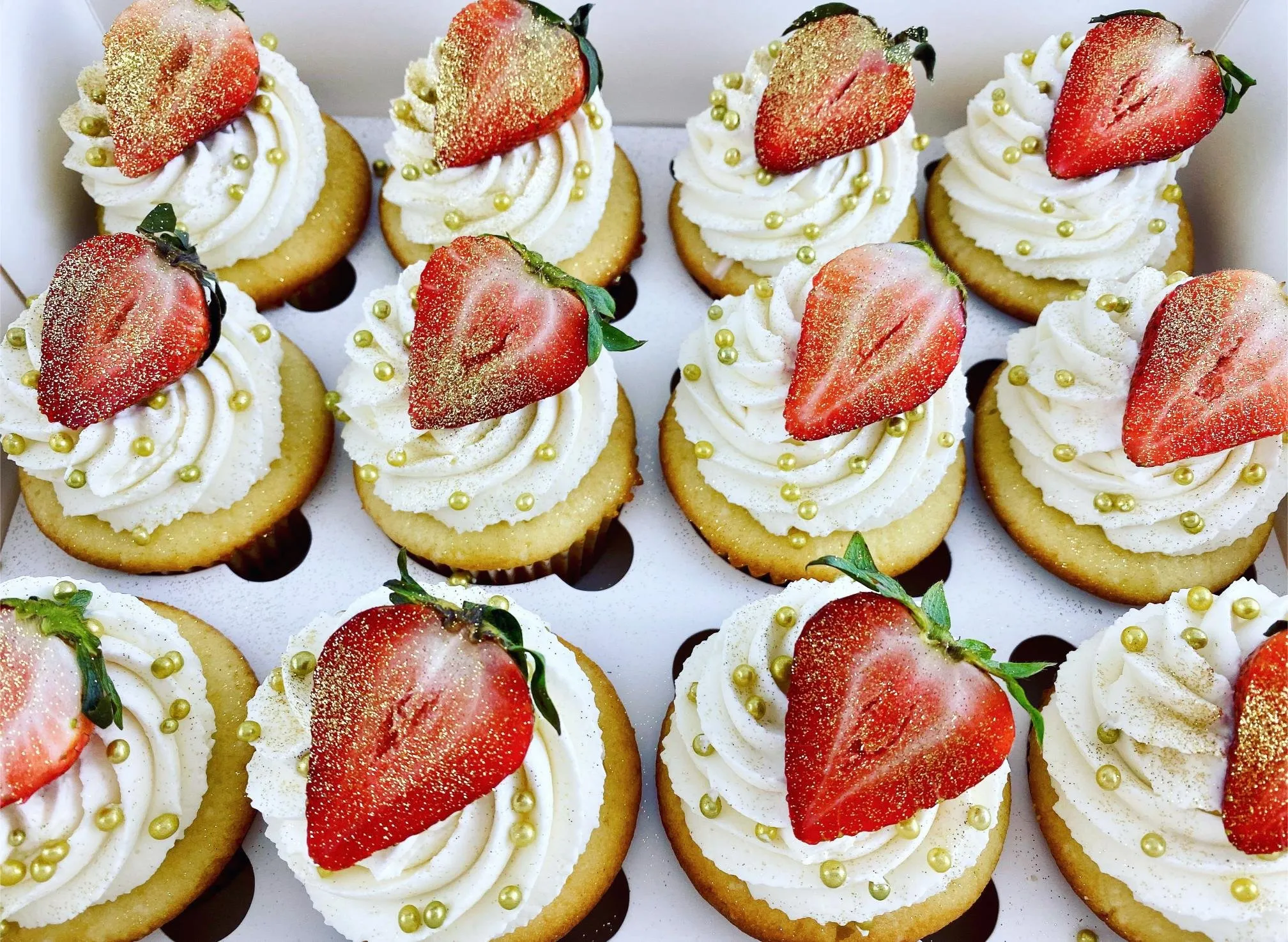 Custom cupcakes by Cakes by Iz, photo 5
