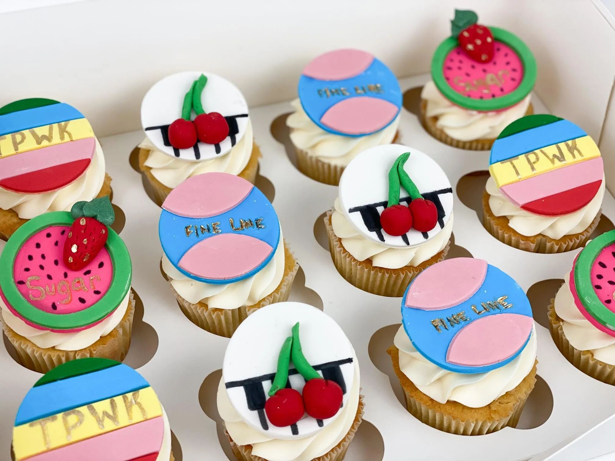 Custom cupcakes by Cakes by Iz, photo 9