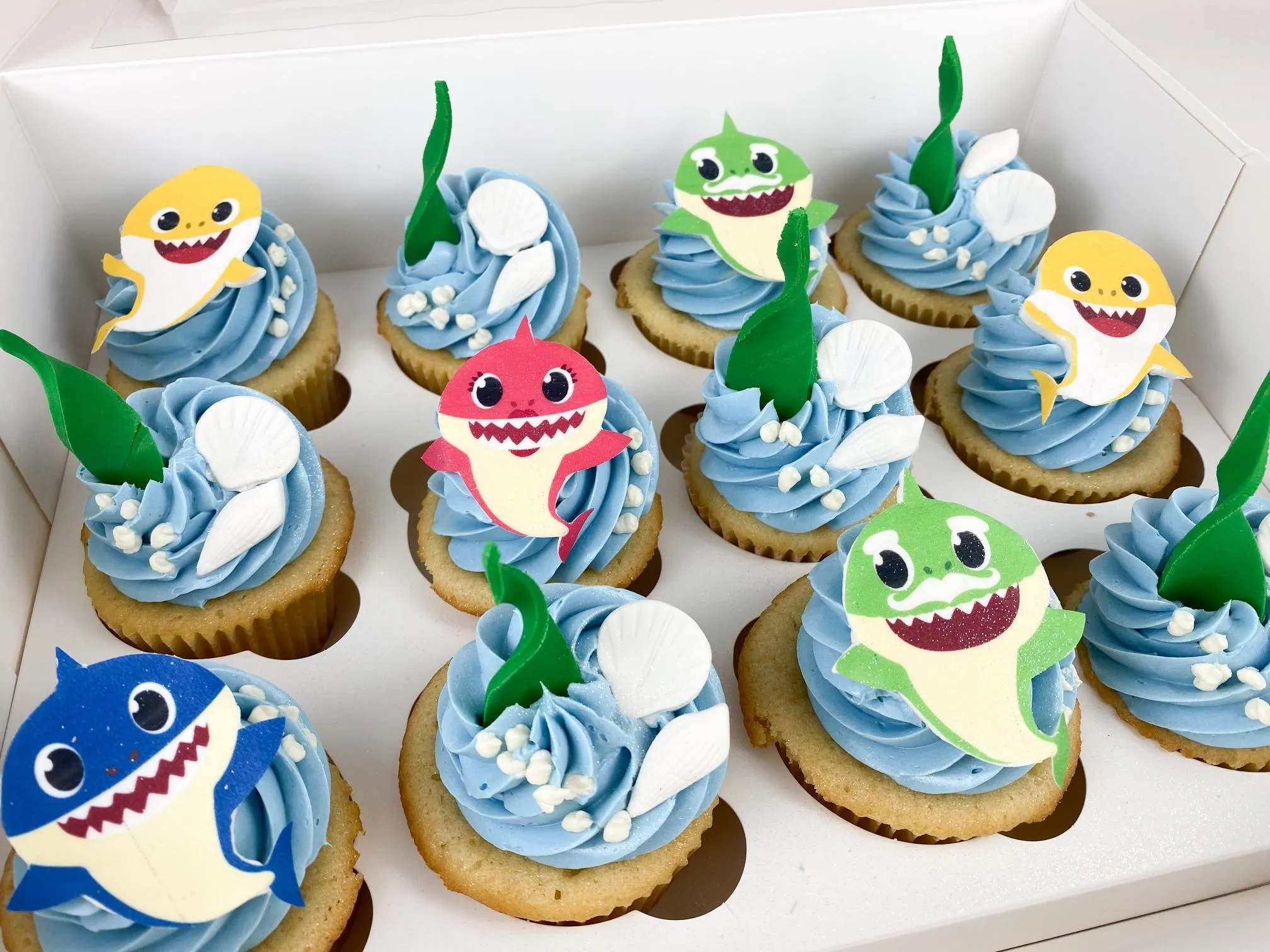 Custom cupcakes by Cakes by Iz, photo 8