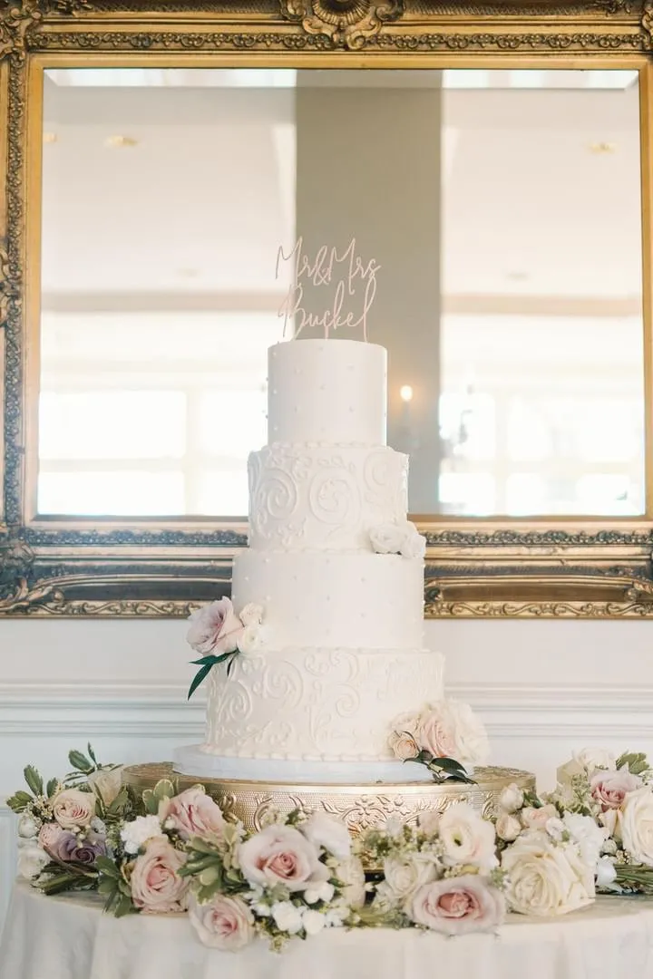 Romantic & Floral wedding cake by Cakes by Iz, photo 5