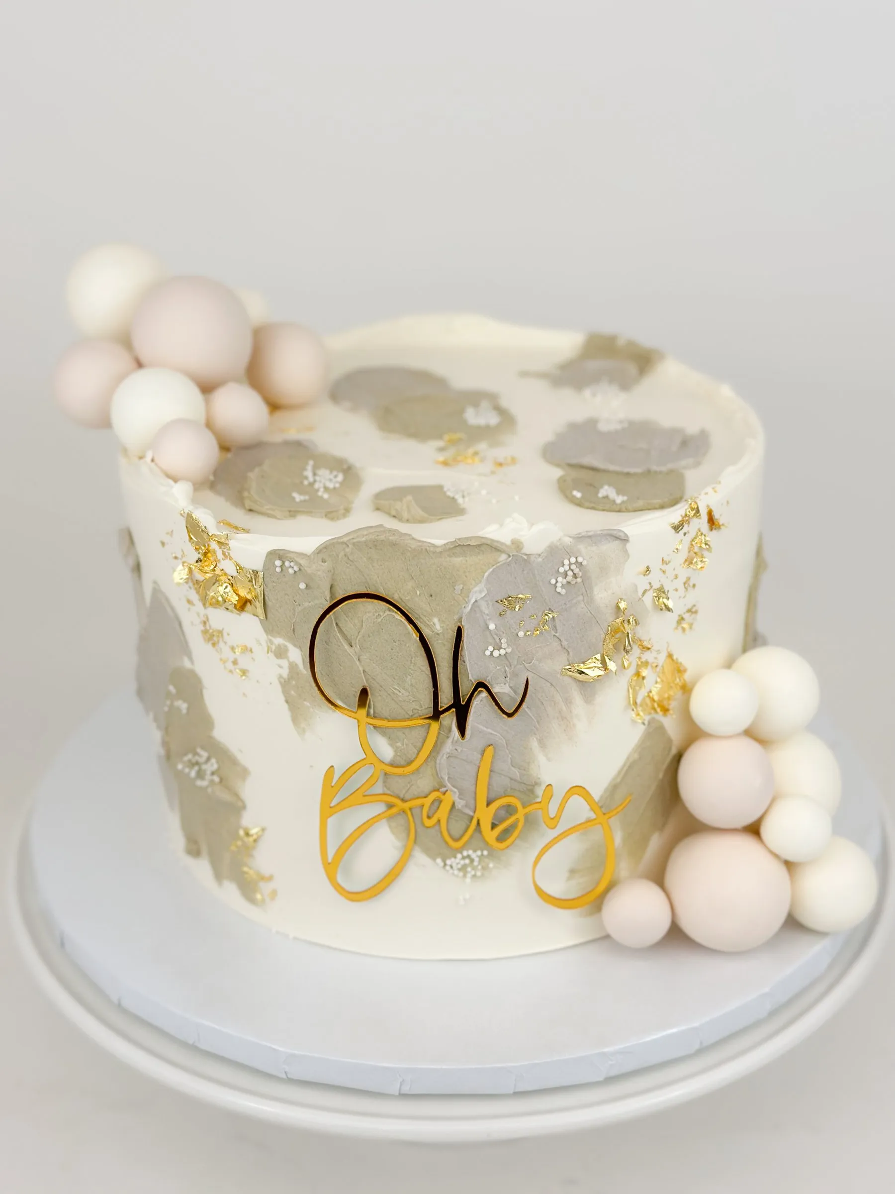 Custom baby shower cake by Cakes by Iz