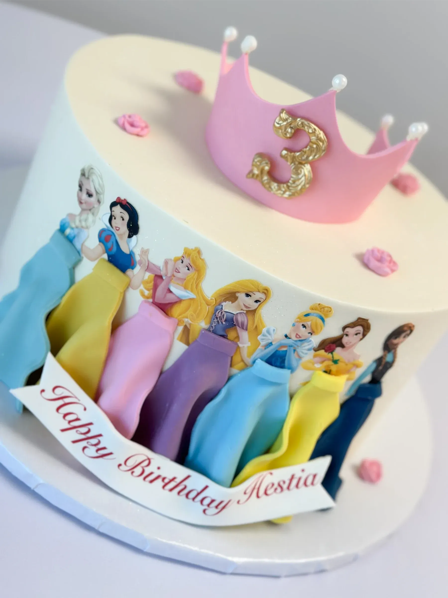 Custom cake by Cakes by Iz