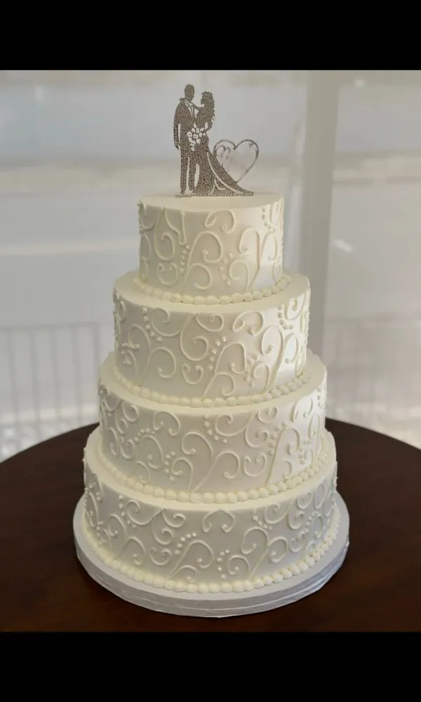 Classic & Elegant wedding cake by Cakes by Iz, photo 3