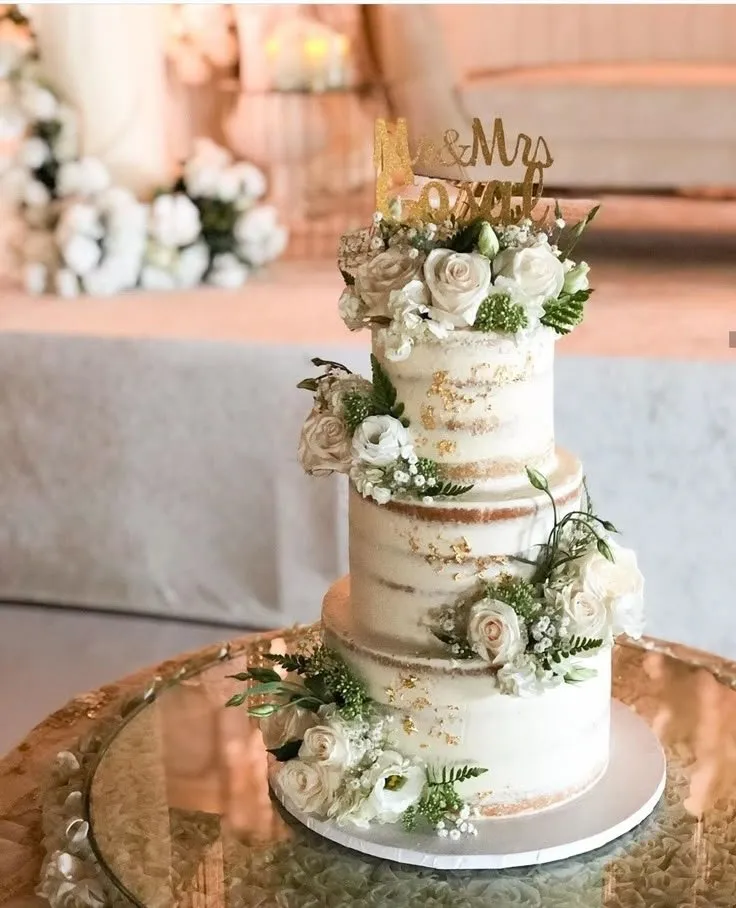 Rustic wedding cake by Cakes by Iz, photo 1